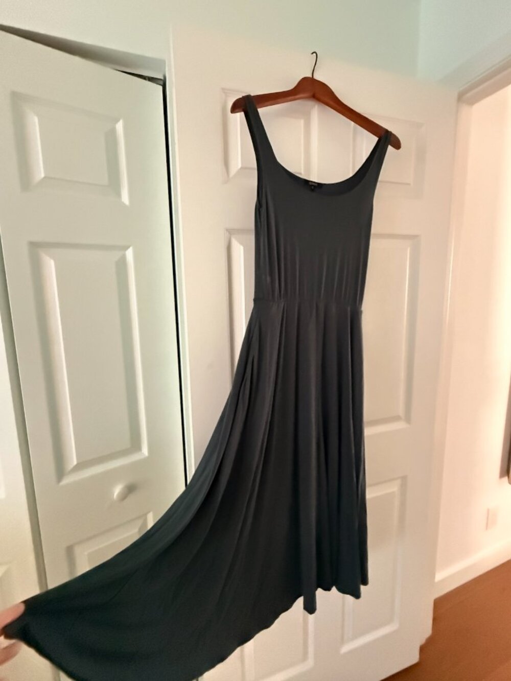 Quince Tencel Jersey Fit & Flare Dress (S) - Picture 3 of 4